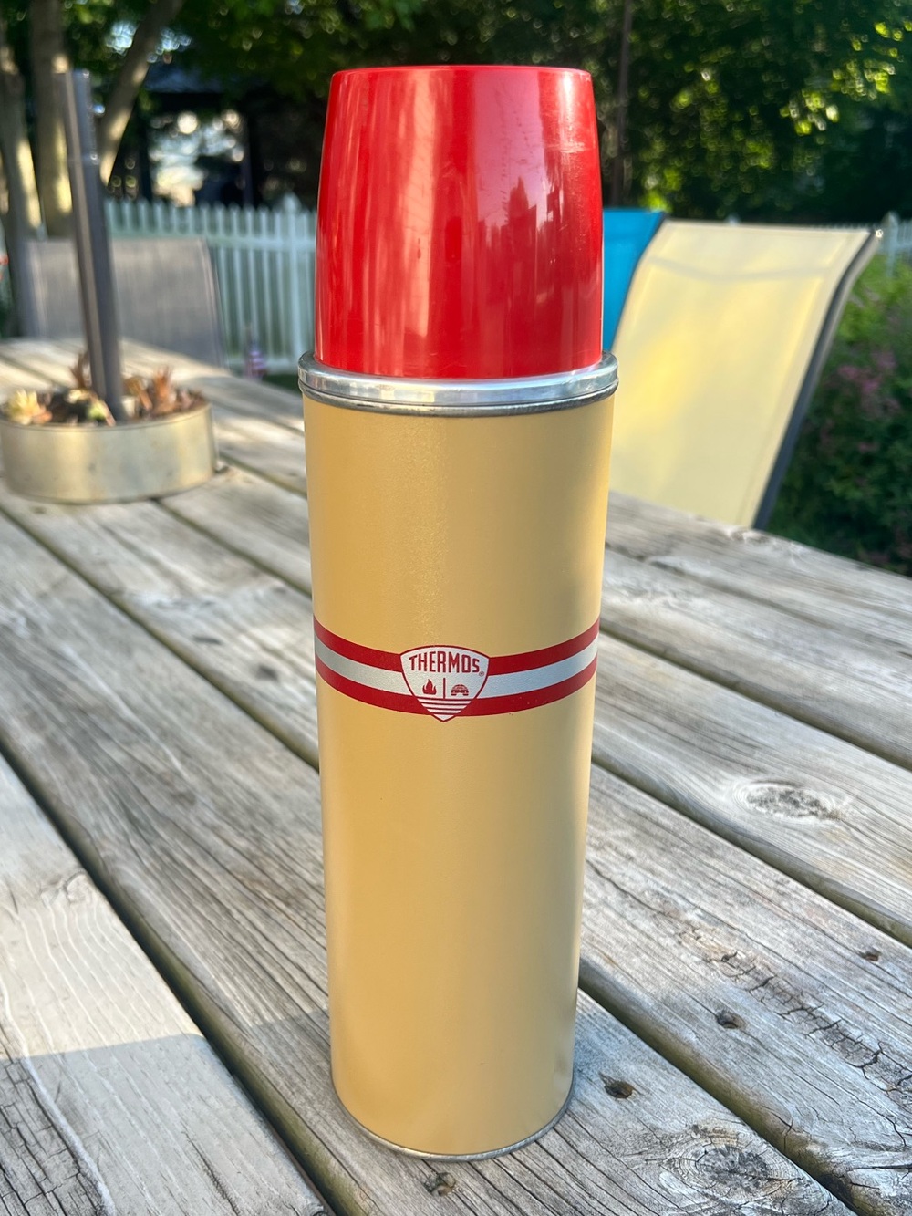 Vintage Thermos Red & Cream Classic Vacuum Flask w/ Retro Stripe & sharing cups